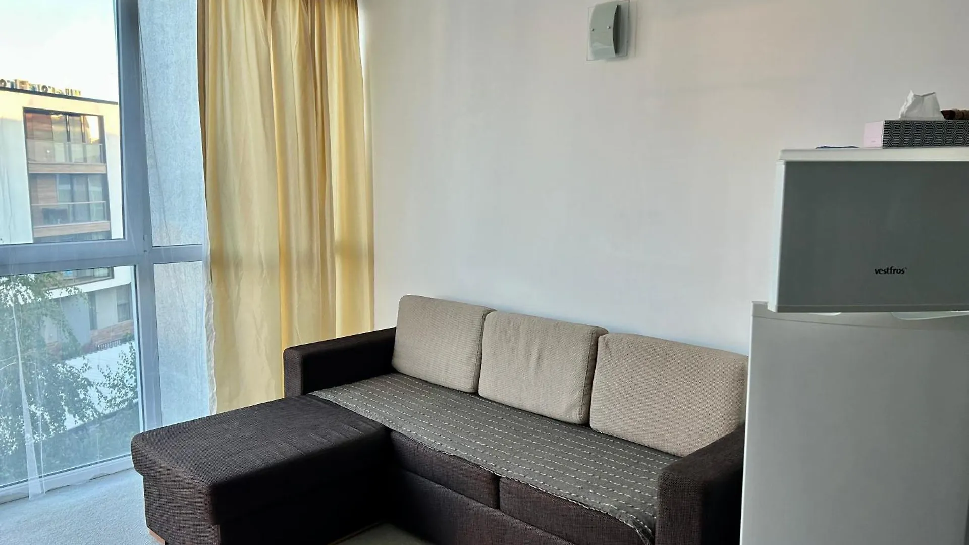 Atlantis Resort & 4 Swimming Pools & Spa & Апартамент Burgas Apartment